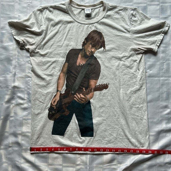 Keith Urban ‘Light the Fuse Tour’ Concert T-shirt - Picture 5 of 10